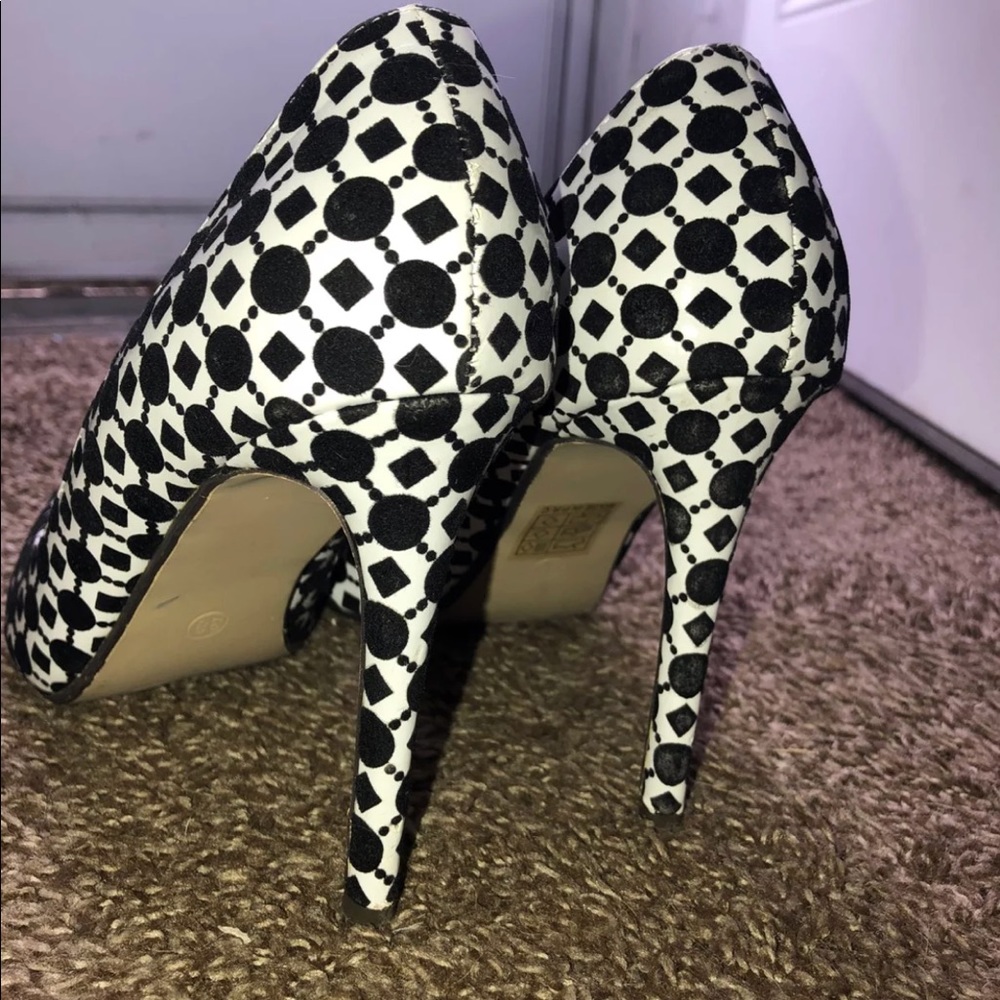 Heels - Picture 3 of 5